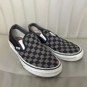 Vans shoes. US men’s 6.0.  US women’s 7.5